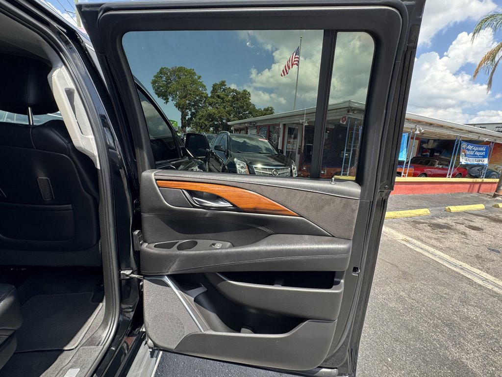 2018 Cadillac Escalade - $27,980