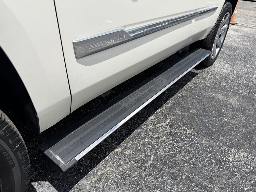 2015 Cadillac Escalade - $24,980