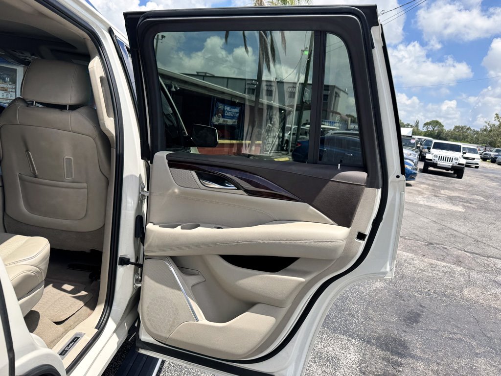 2015 Cadillac Escalade - $24,980