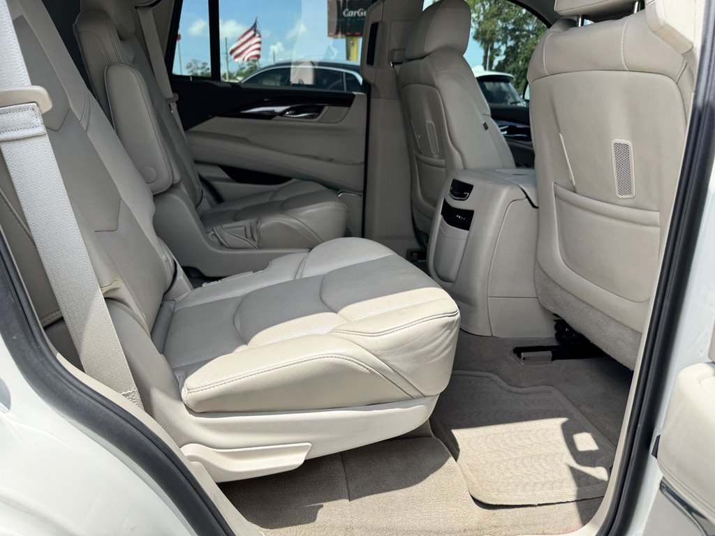 2015 Cadillac Escalade - $24,980