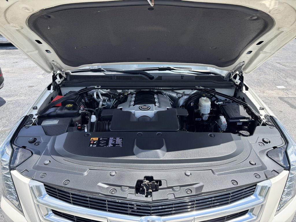2015 Cadillac Escalade - $24,980