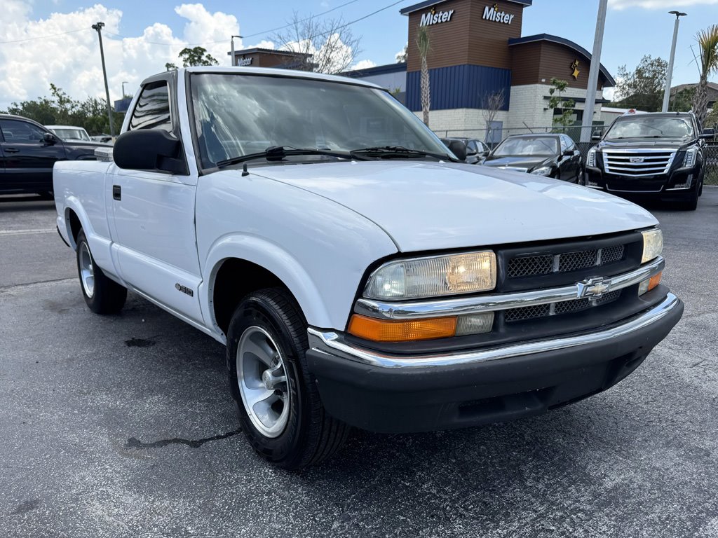 2002 Chevrolet S10 - $7,980