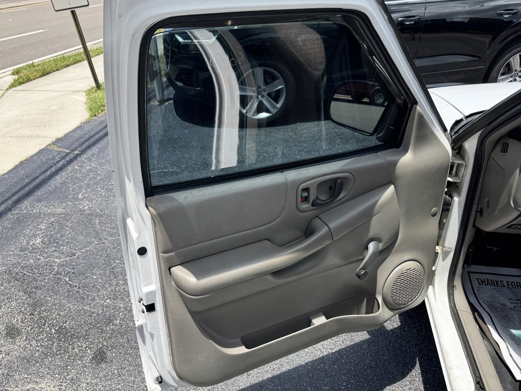 2002 Chevrolet S10 - $7,980