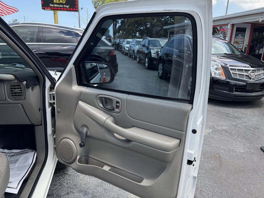 2002 Chevrolet S10 - $7,980