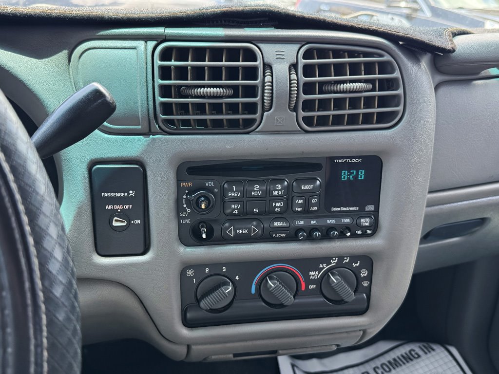 2002 Chevrolet S10 - $7,980