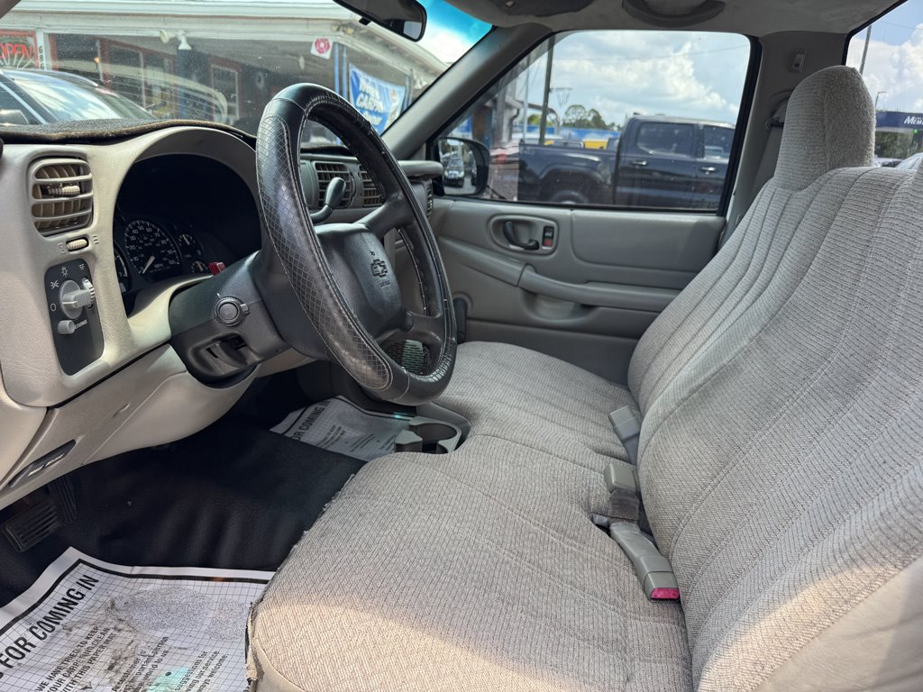 2002 Chevrolet S10 - $7,980
