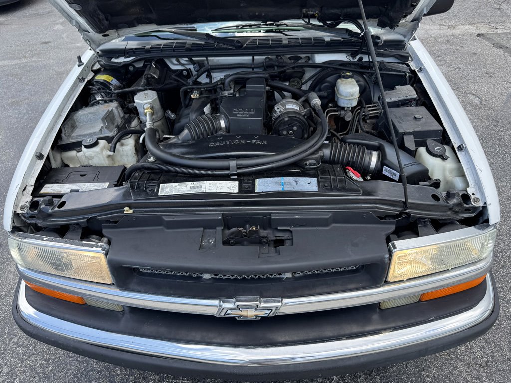 2002 Chevrolet S10 - $7,980