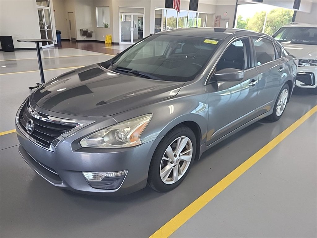 2014 Nissan Altima - $9,980