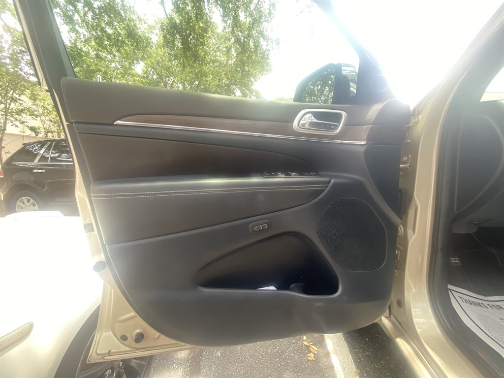 2014 Jeep Cherokee - $18,000