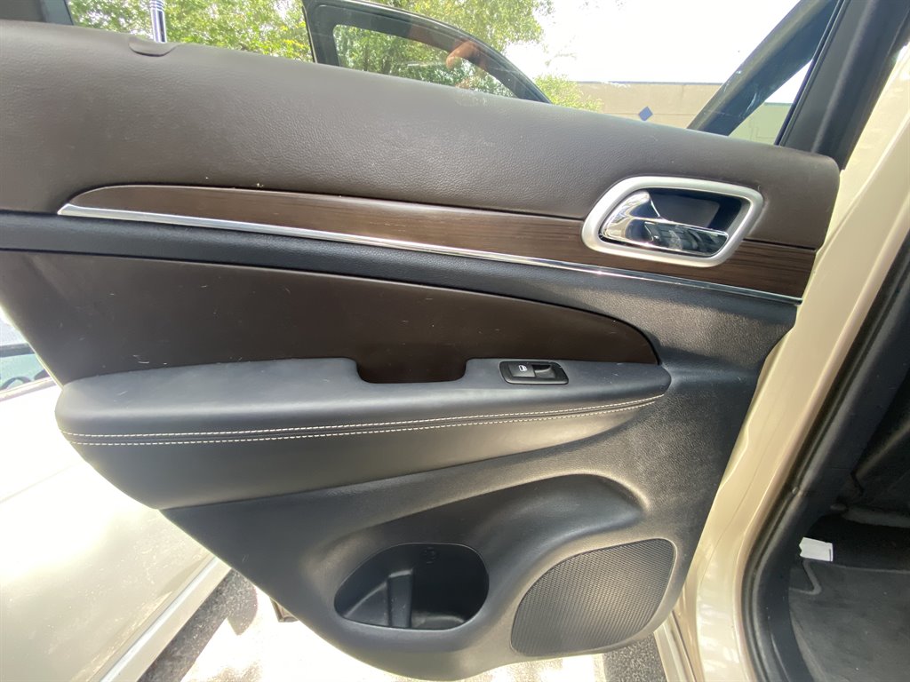 2014 Jeep Cherokee - $18,000
