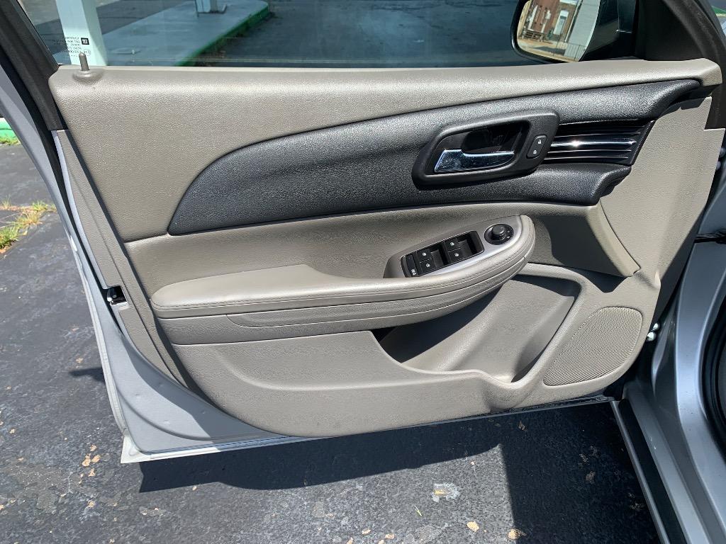 2014 Chevrolet Malibu - $9,250