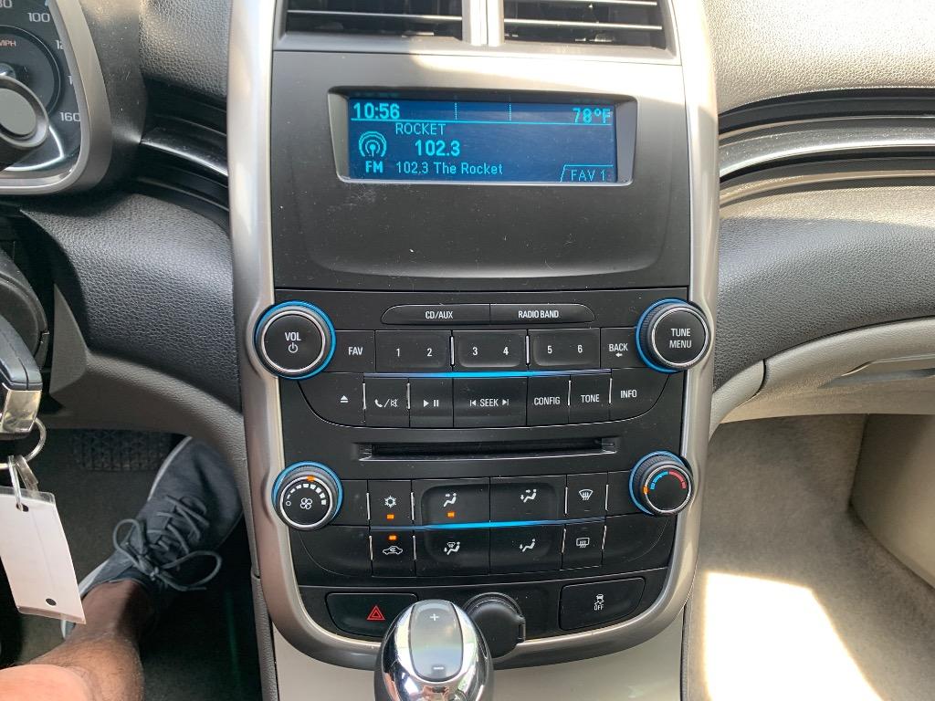 2014 Chevrolet Malibu - $9,250