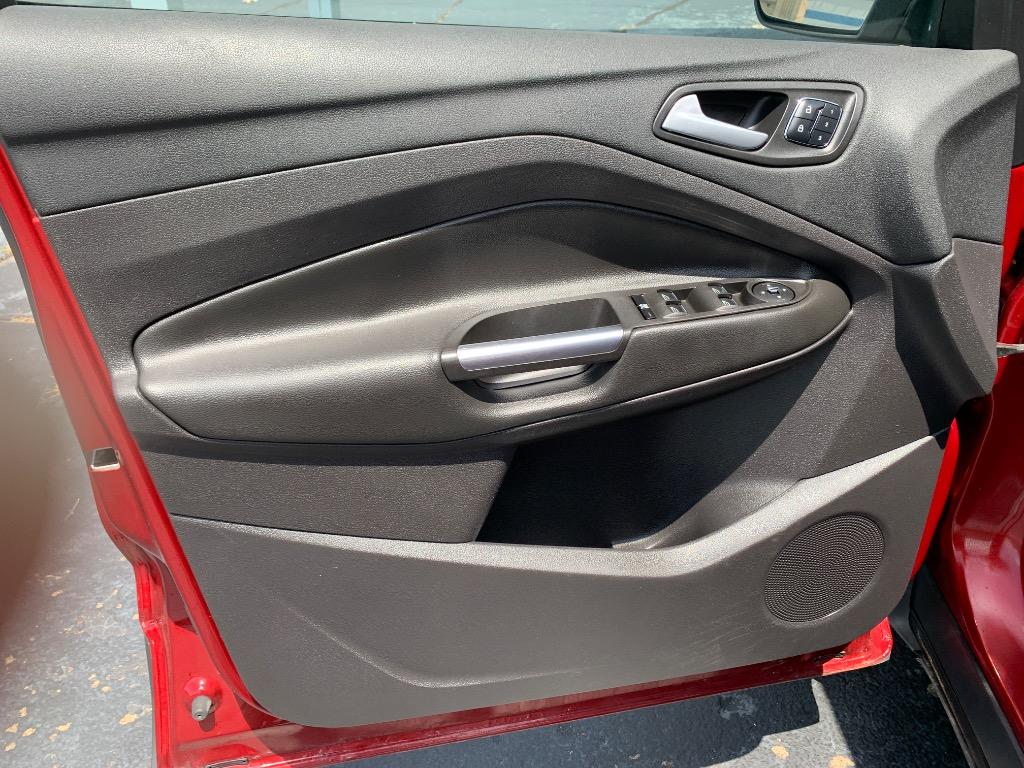 2016 Ford Escape - $10,250