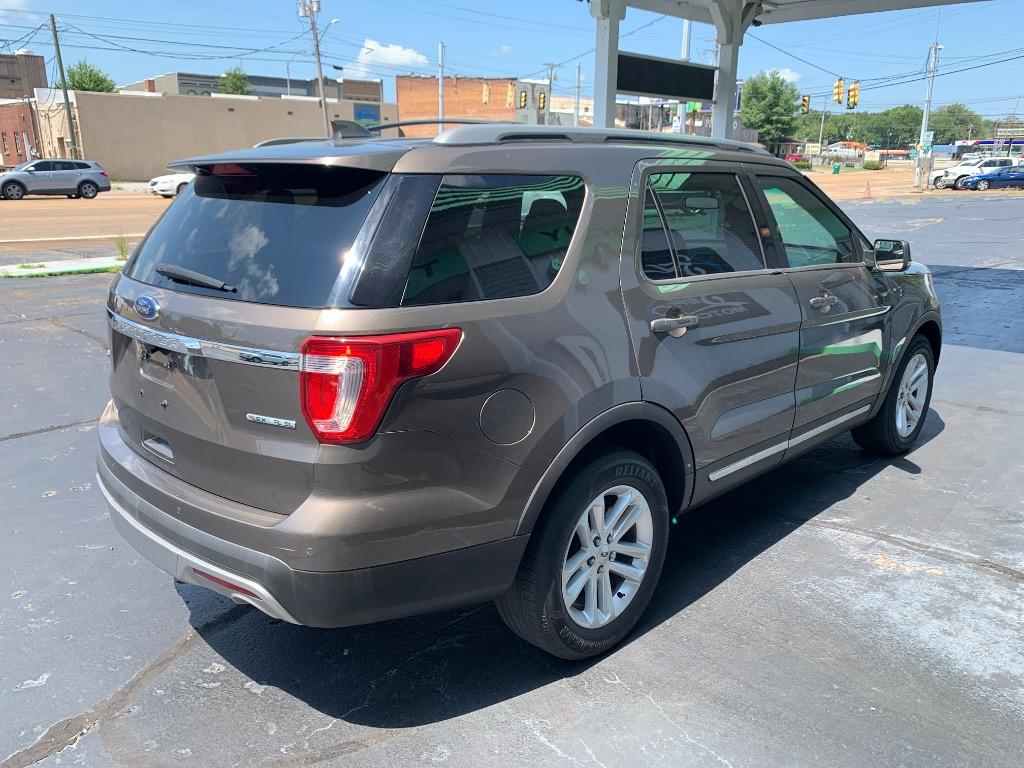 2016 Ford Explorer - $12,175