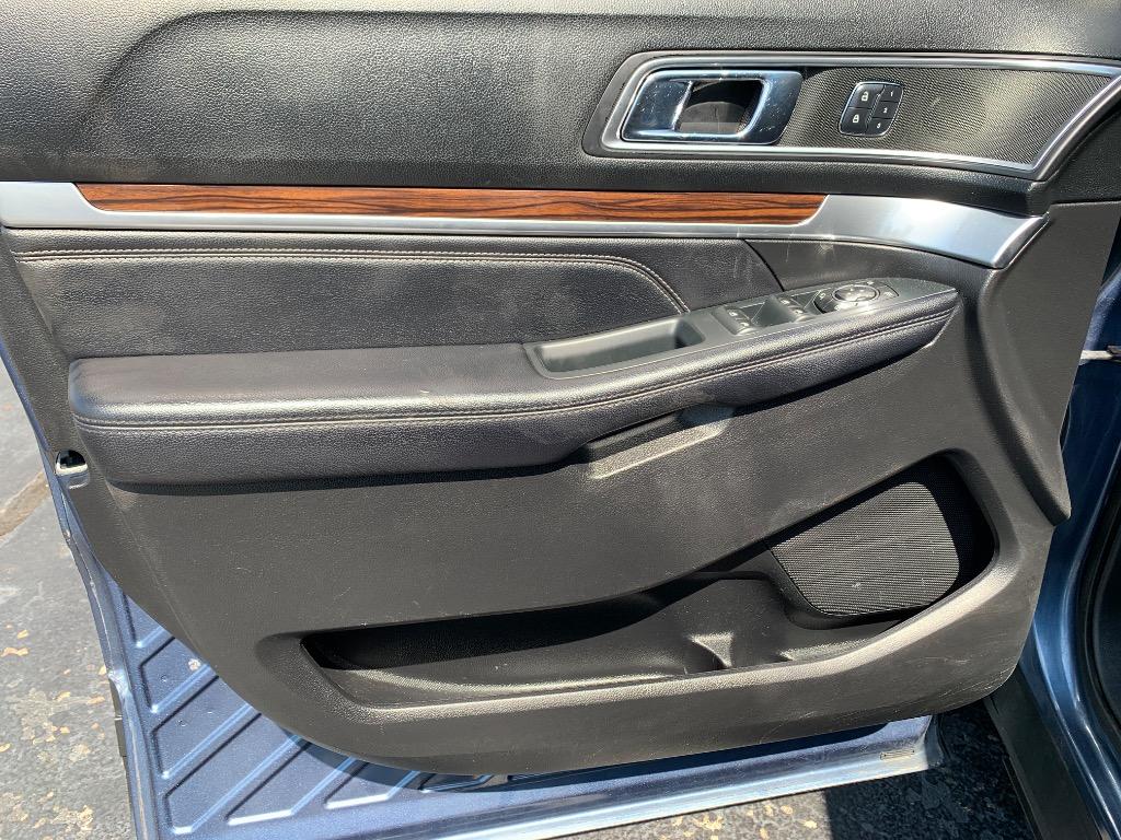 2018 Ford Explorer - $16,995
