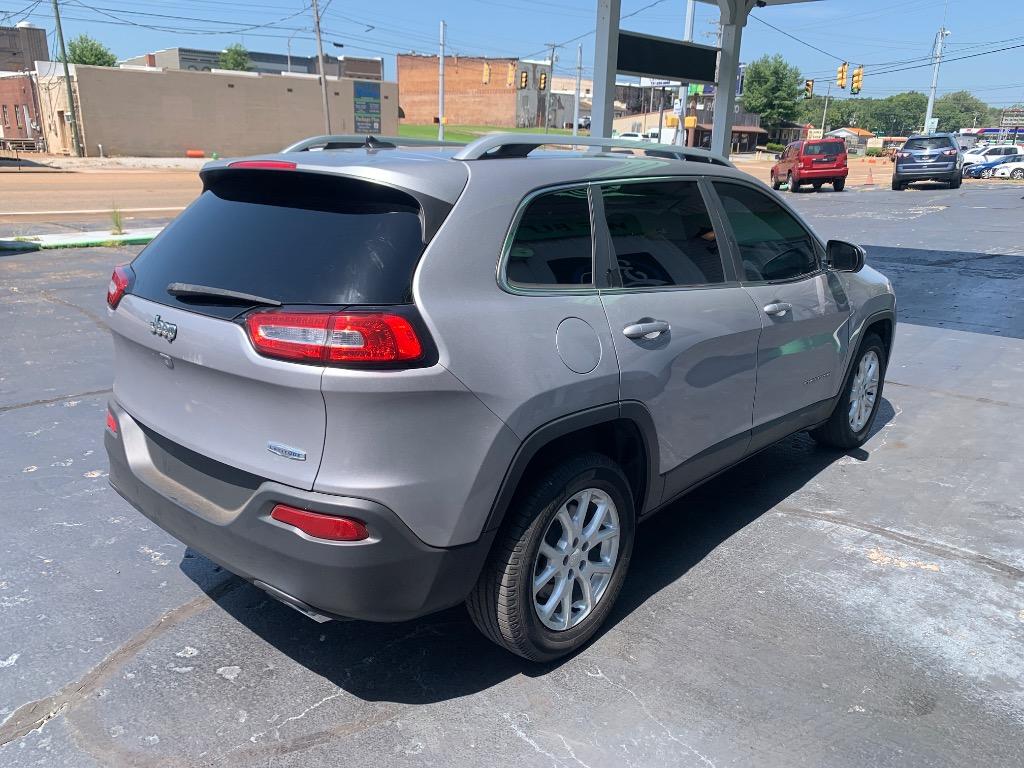 2018 Jeep Cherokee - $11,225