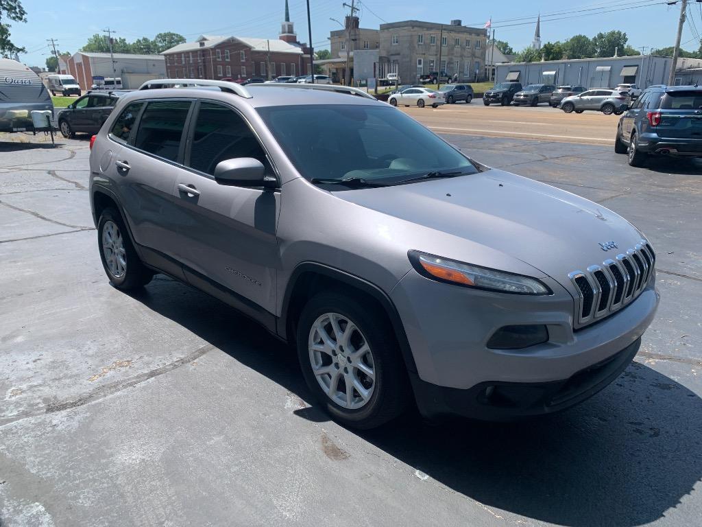2018 Jeep Cherokee - $11,225