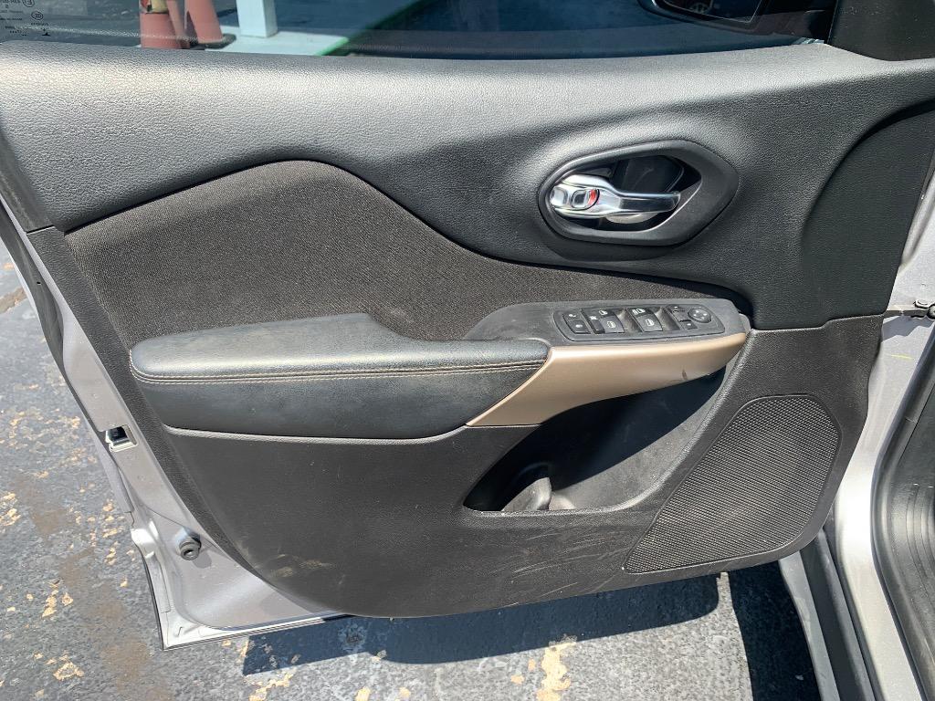 2018 Jeep Cherokee - $11,225