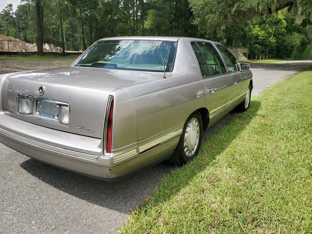 1998 Cadillac DeVille photo