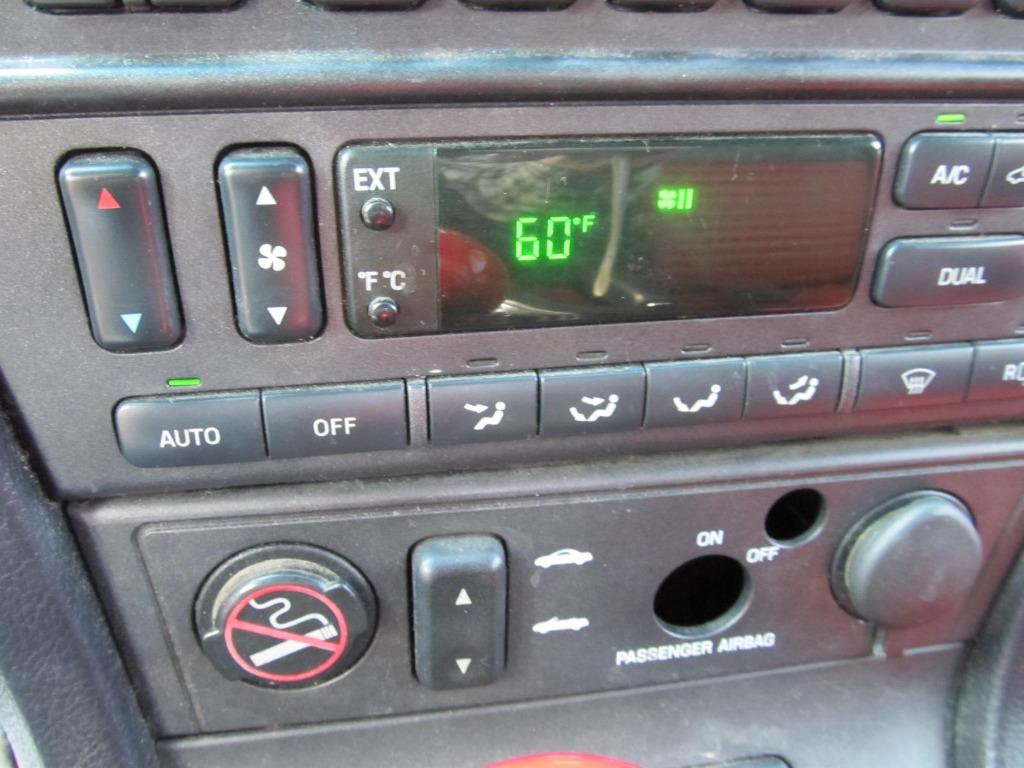 2003 Ford Thunderbird Deluxe photo