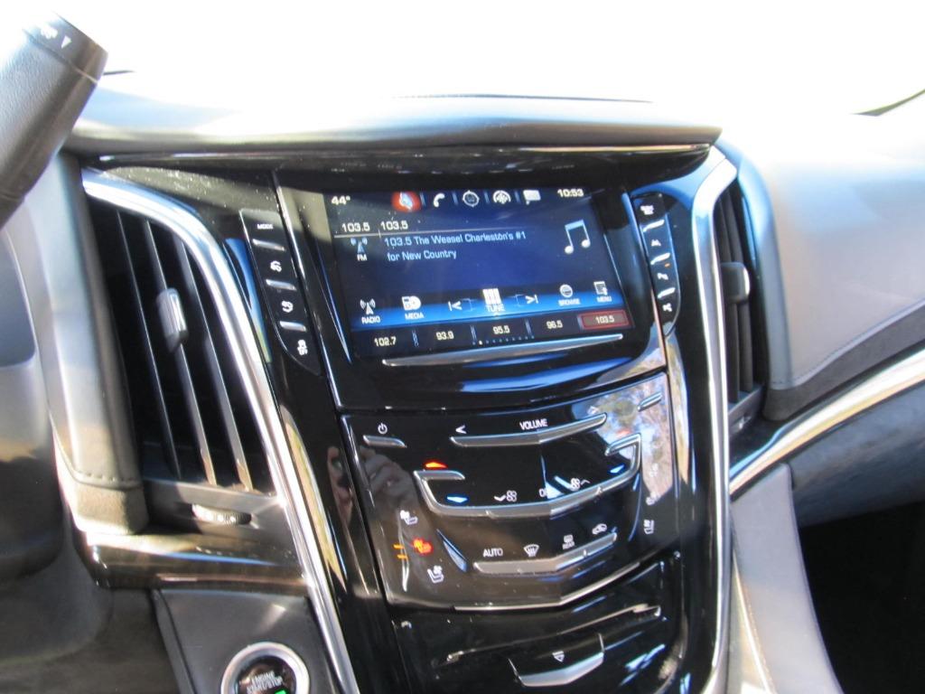 2017 Cadillac Escalade Platinum photo