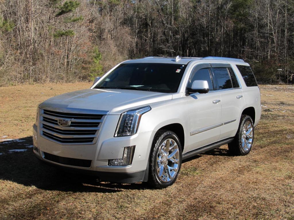 2017 Cadillac Escalade Platinum photo
