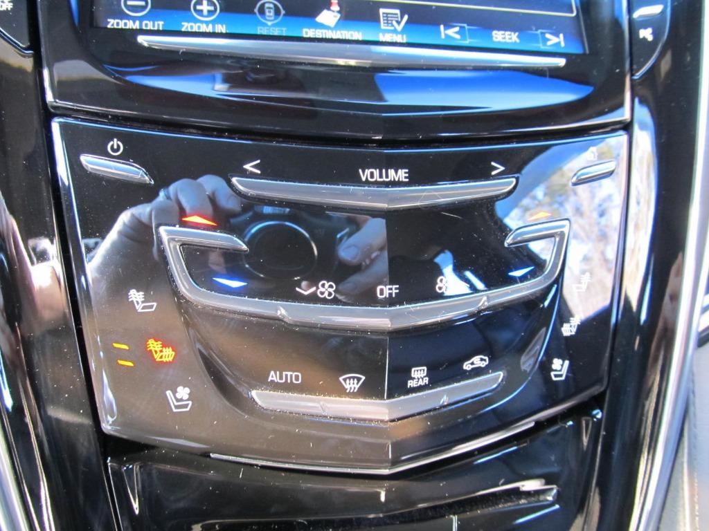 2017 Cadillac Escalade Platinum photo