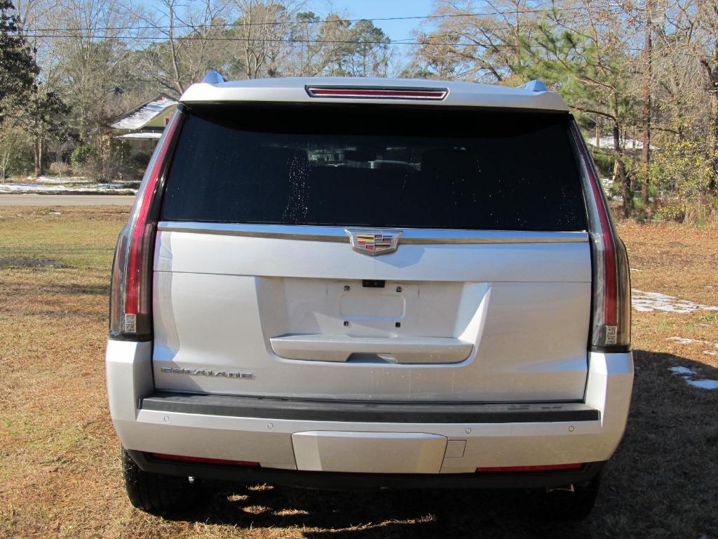 2017 Cadillac Escalade Platinum photo