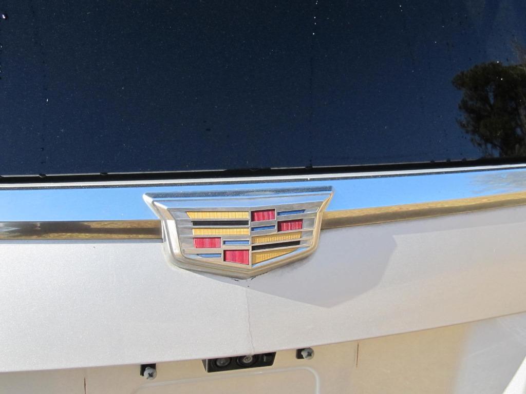 2017 Cadillac Escalade Platinum photo