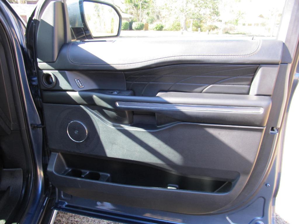 2020 Ford Expedition Max Platinum photo