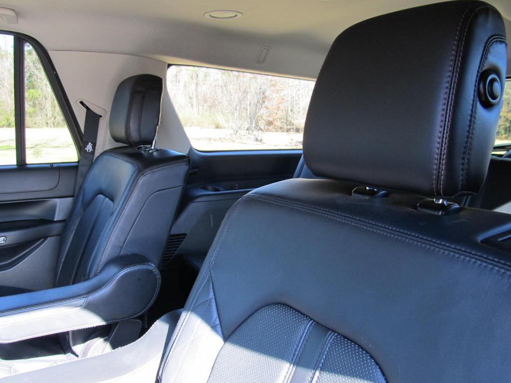 2020 Ford Expedition Max Platinum photo