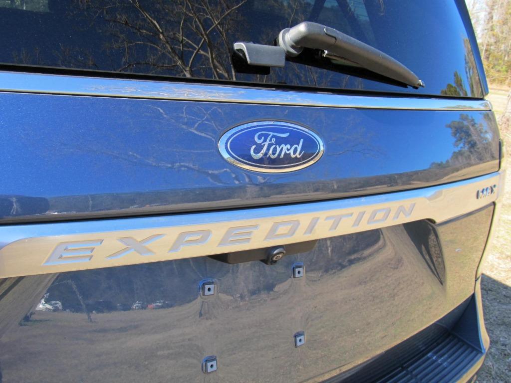 2020 Ford Expedition Max Platinum photo