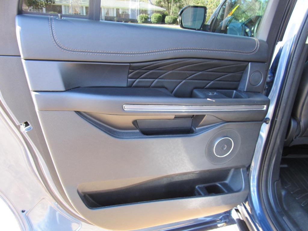 2020 Ford Expedition Max Platinum photo