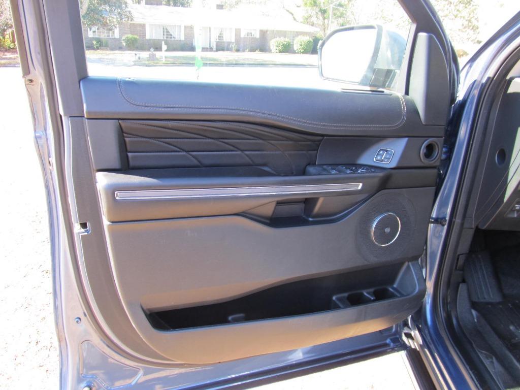 2020 Ford Expedition Max Platinum photo