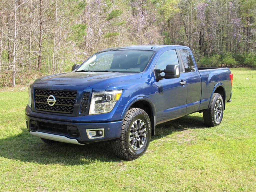 2018 Nissan Titan PRO-4x photo