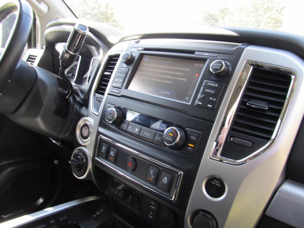 2018 Nissan Titan PRO-4x photo