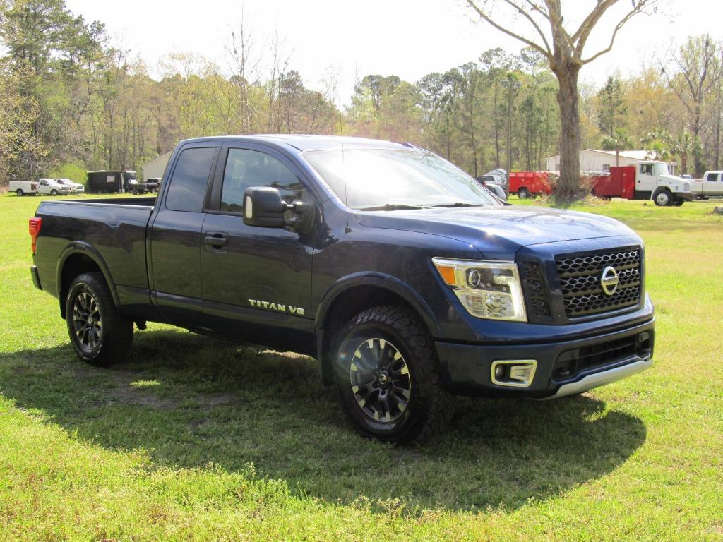 2018 Nissan Titan PRO-4x photo