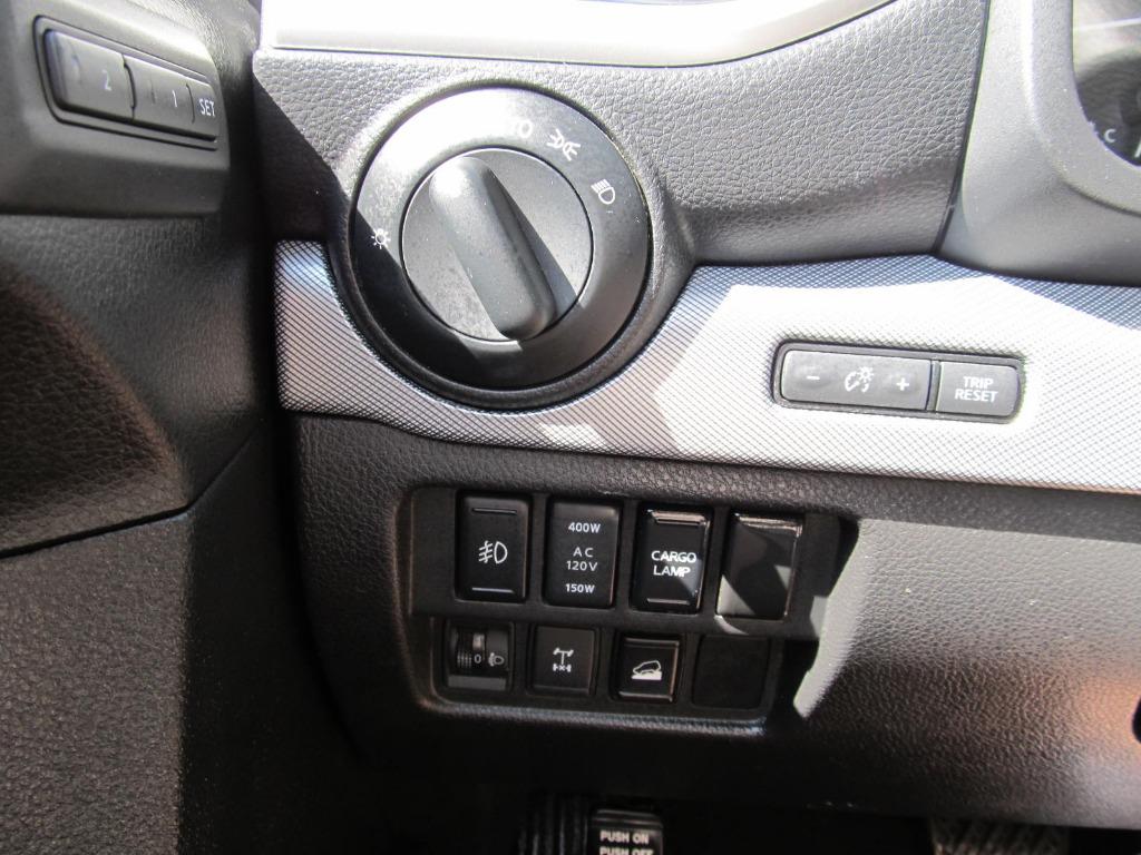 2018 Nissan Titan PRO-4x photo