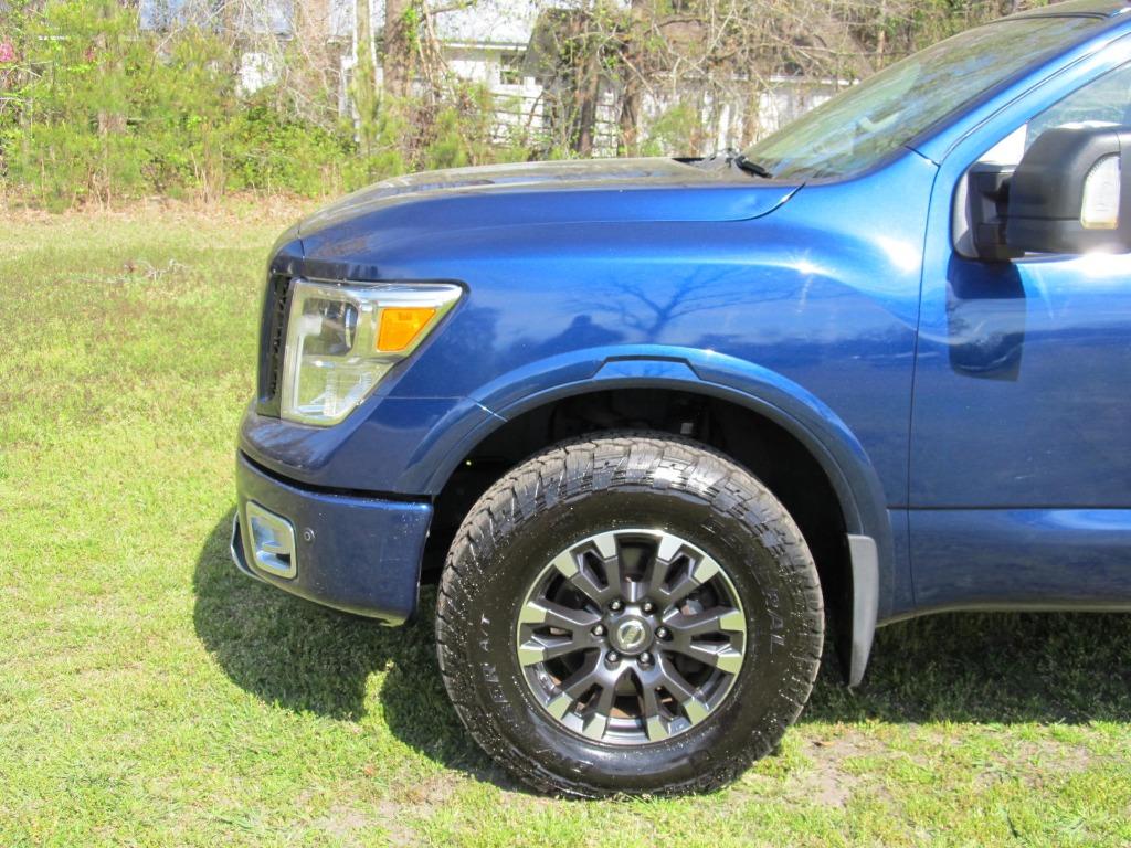 2018 Nissan Titan PRO-4x photo