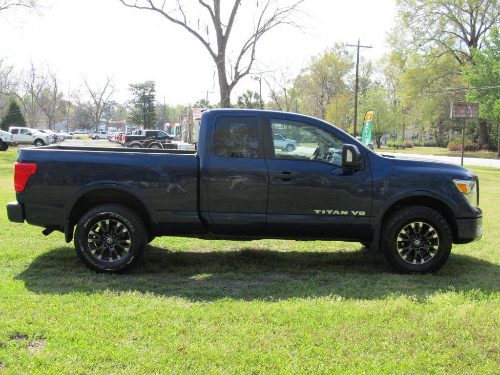 2018 Nissan Titan PRO-4x photo