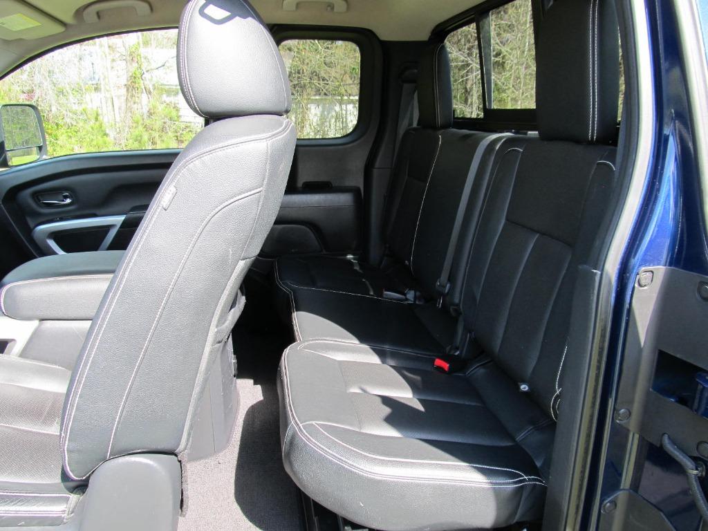2018 Nissan Titan PRO-4x photo