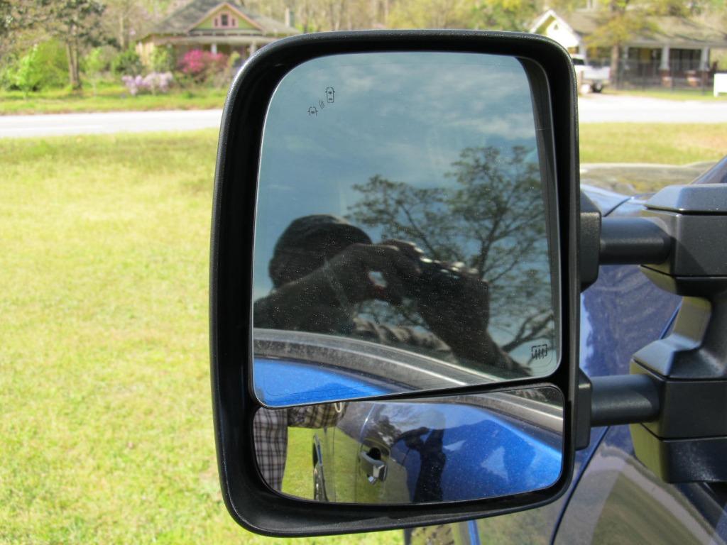 2018 Nissan Titan PRO-4x photo
