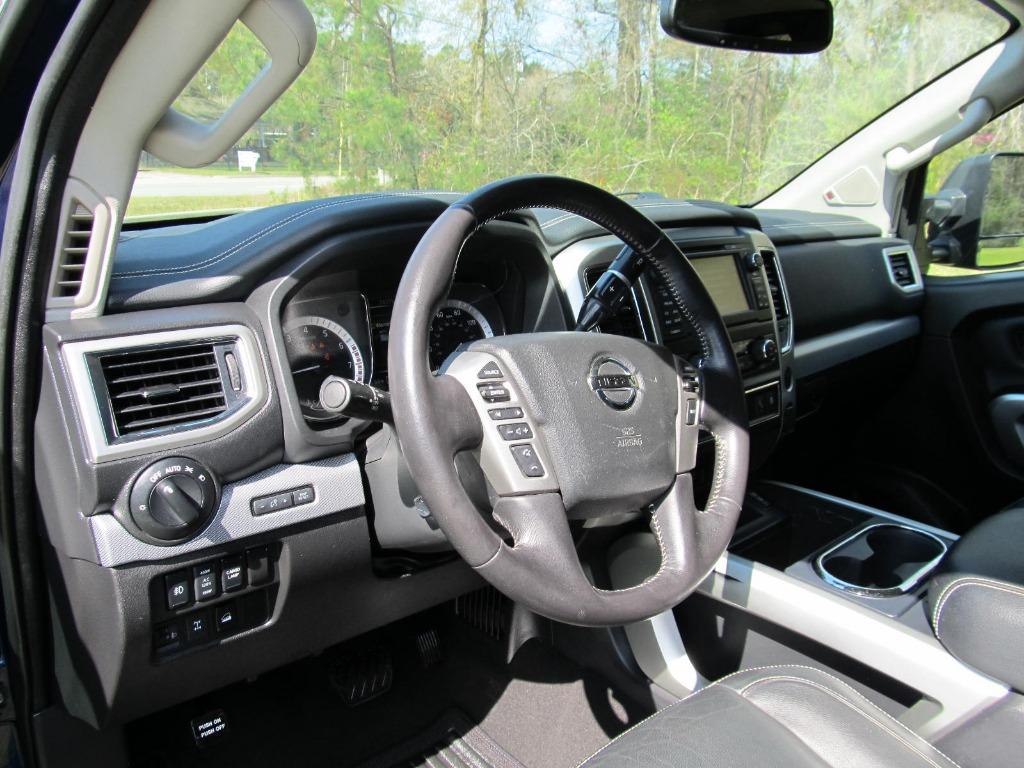2018 Nissan Titan PRO-4x photo
