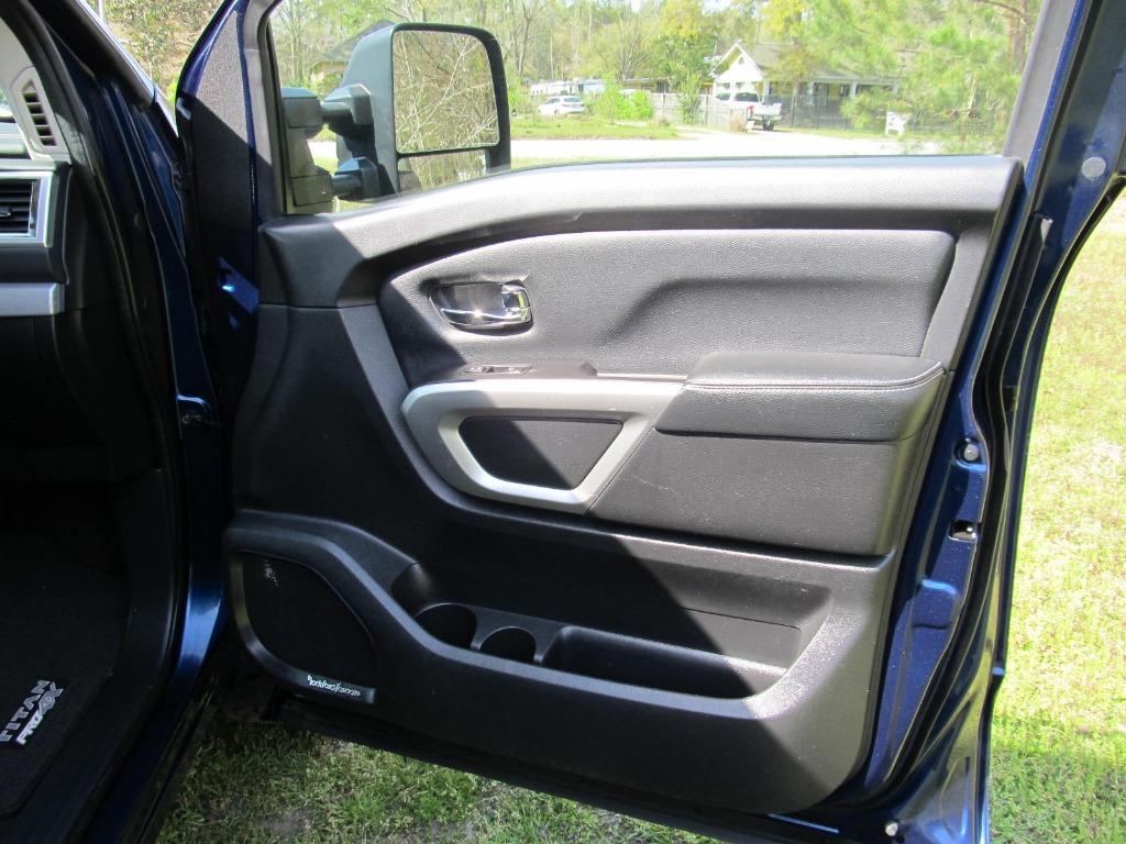 2018 Nissan Titan PRO-4x photo