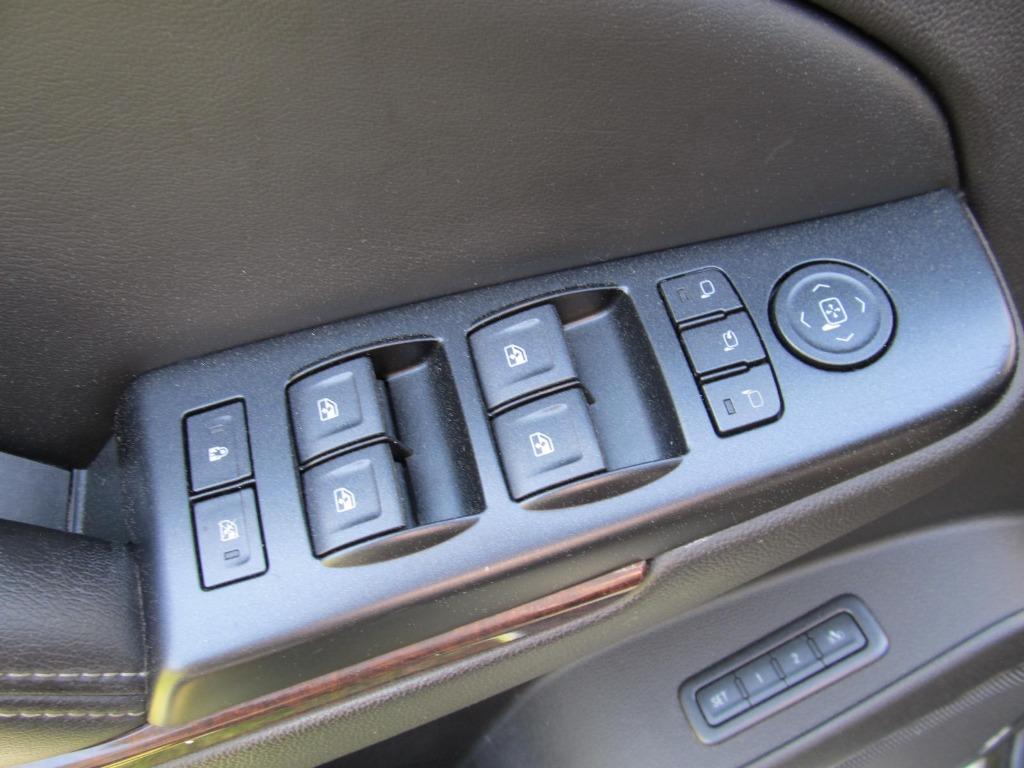2015 GMC Yukon SLT photo