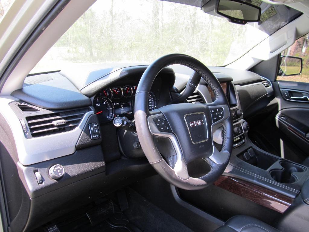 2015 GMC Yukon SLT photo