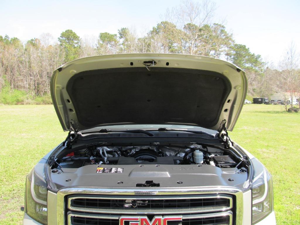 2015 GMC Yukon SLT photo
