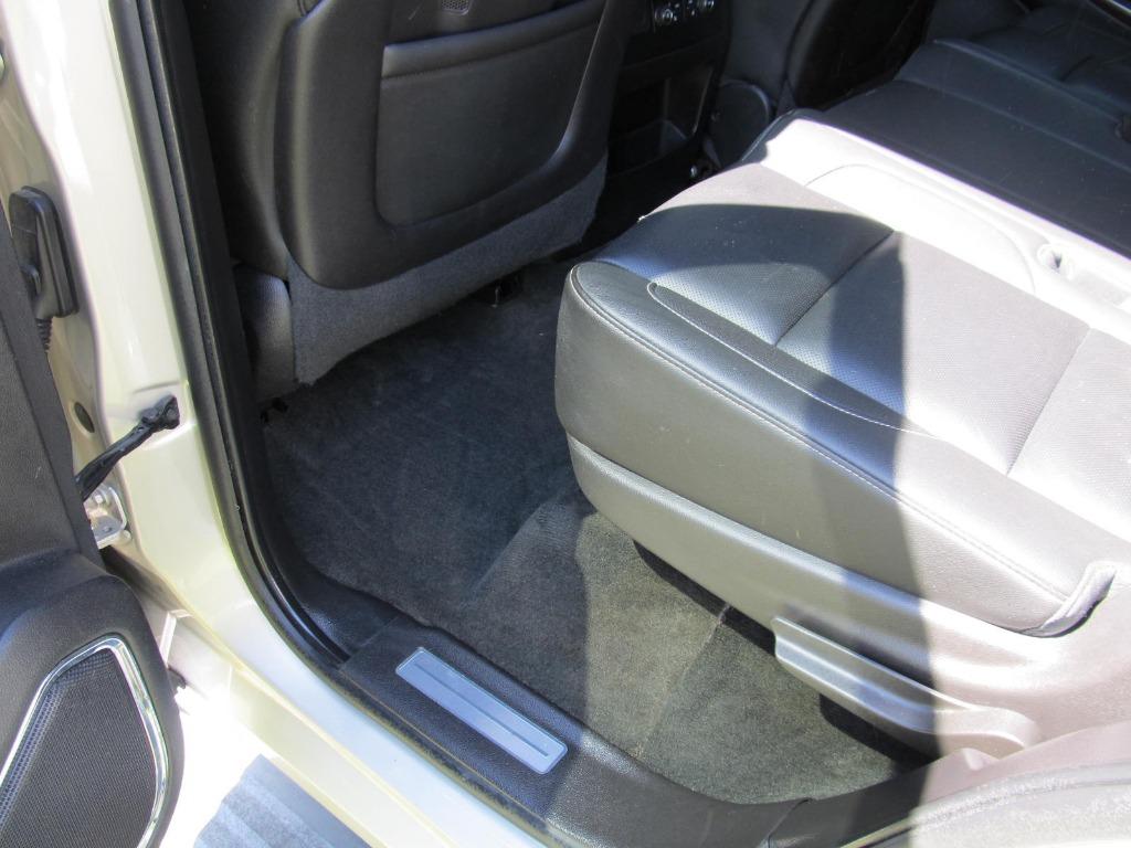 2015 GMC Yukon SLT photo