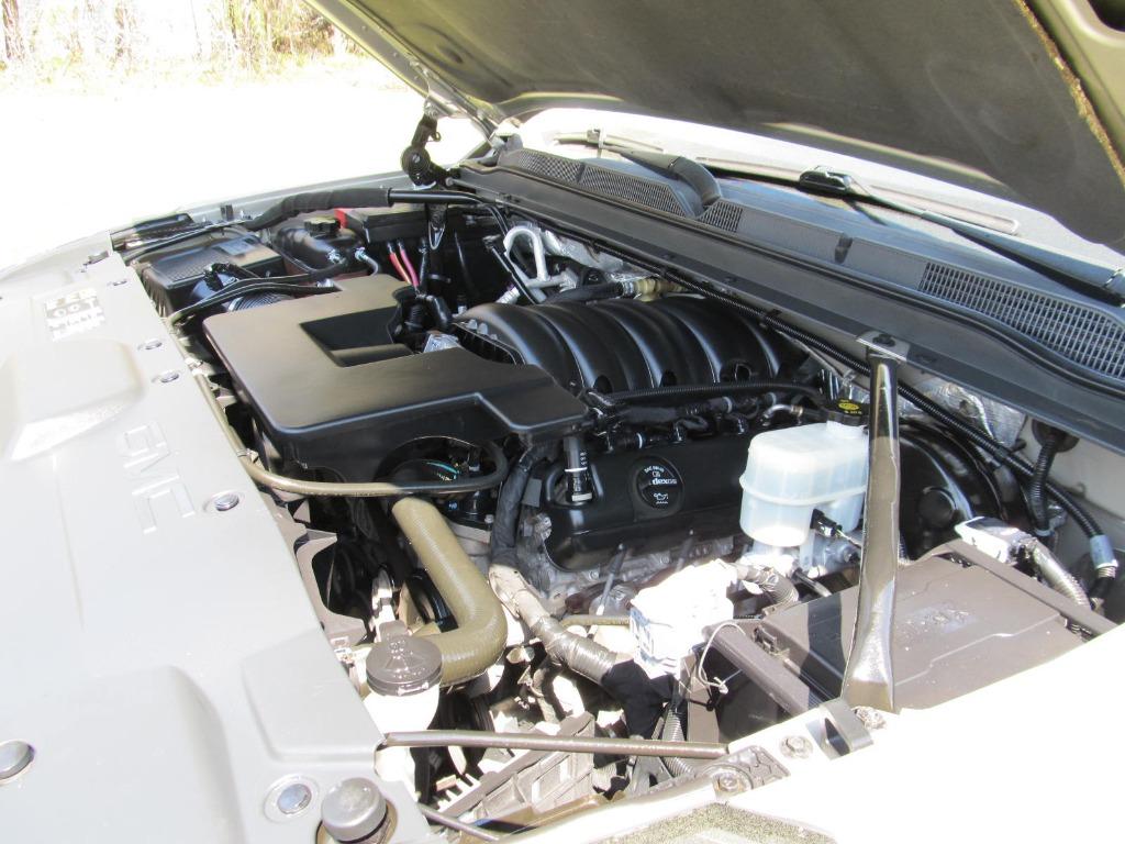 2015 GMC Yukon SLT photo