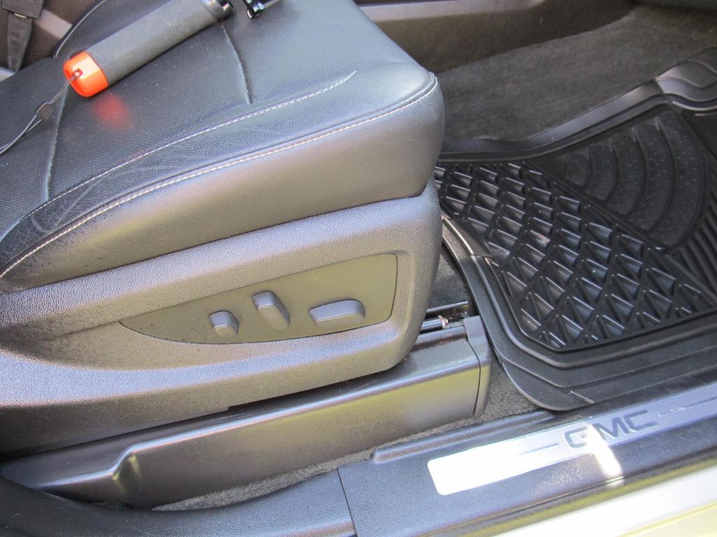 2015 GMC Yukon SLT photo